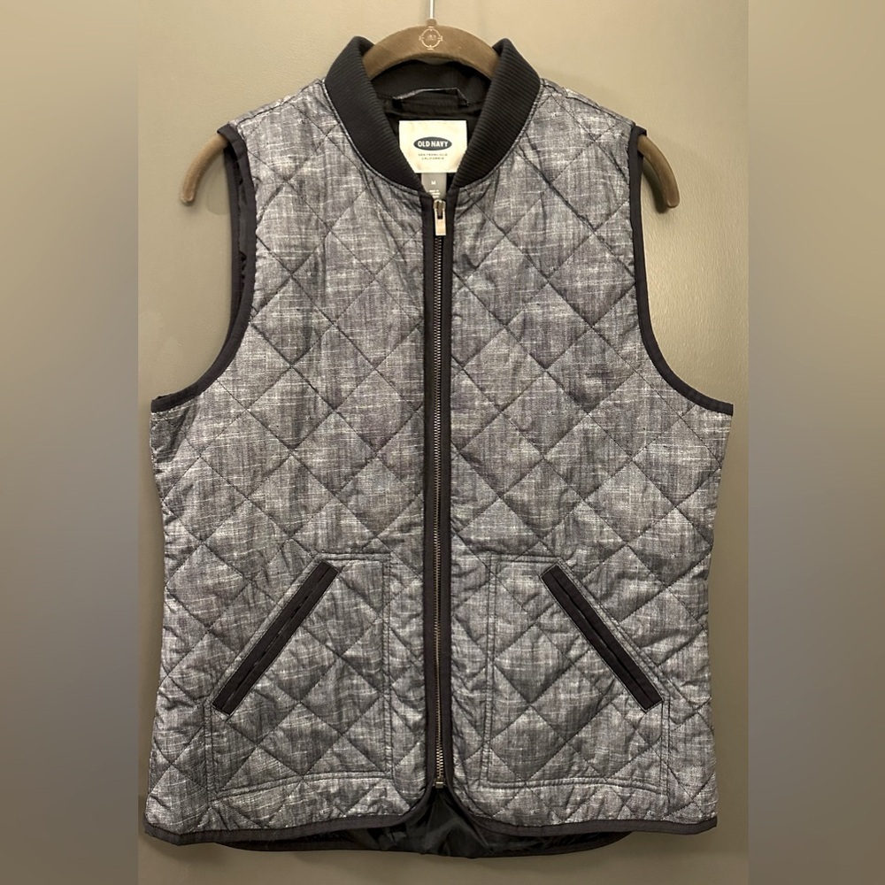 Old Navy Woman’s Lightweight Vest - Size M - Picture 1 of 3